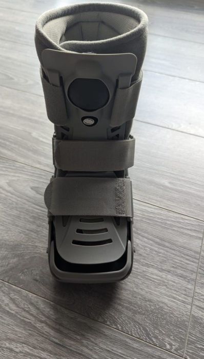 Orteza cu pompita de aer