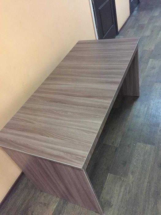 Рабочий стол 150×70 см