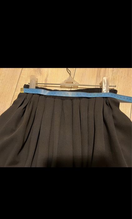 Fusta cu elastic in talie