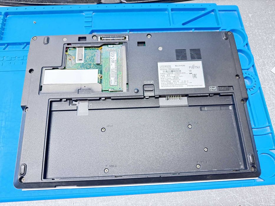 Реновиран Fujitsu U7310 13.3 IPS FHD i5-10310U 16GB 510GB гаранция