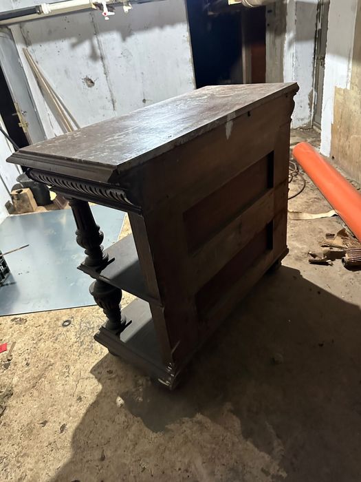Mobilier vechi lemn masiv