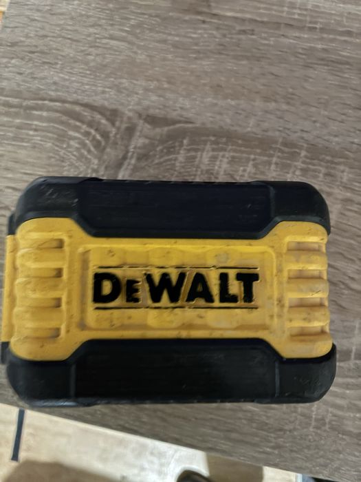 Acumulatir dewalt 18v 12 ah