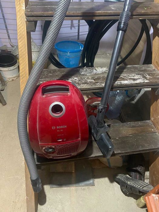 продается Бош пылесос 2500