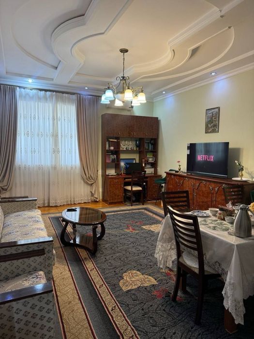 Продам кв на Ц-1 2ком Детский мир Сквер Амира Тимура Internation schol
