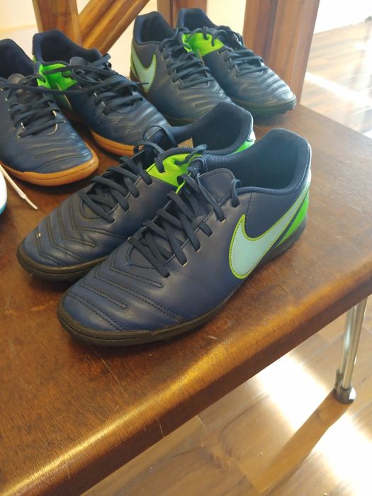 2 perechi Nike Tiempox marime 41 incaltaminte fotbal sintetic