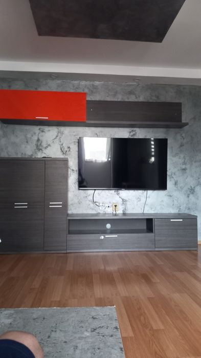 Vând mobila de living