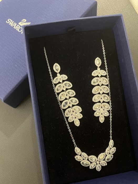 Комплект серьги и колье Swarovski