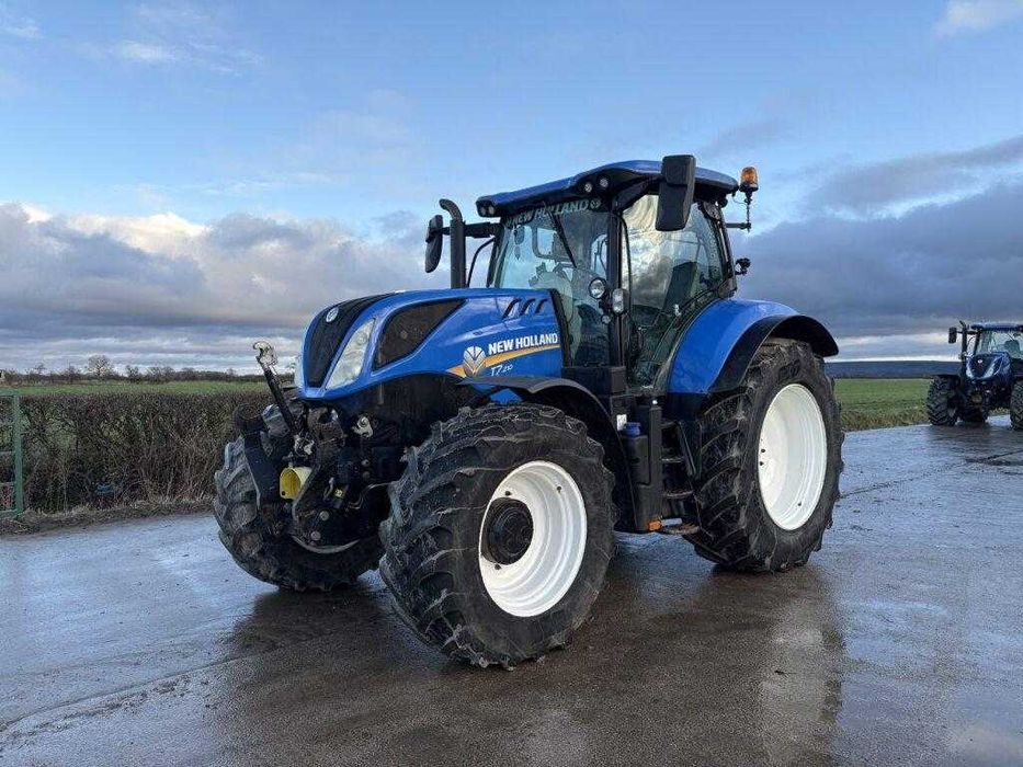 New Holland T7.210