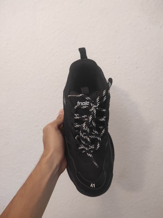 Balenciaga triple s black