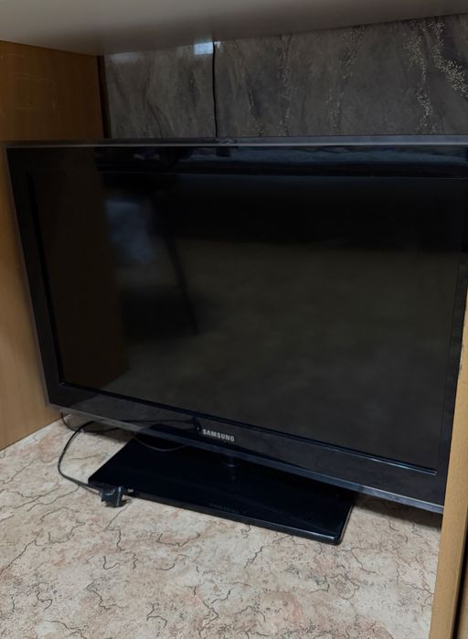 Телевизор SAMSUNG 2011