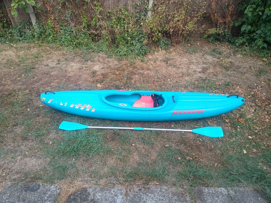 Caiac Traveller pentru lacuri, rauri, ape repezi.