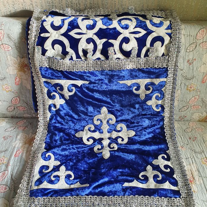 Продам коржын из синего бархата.