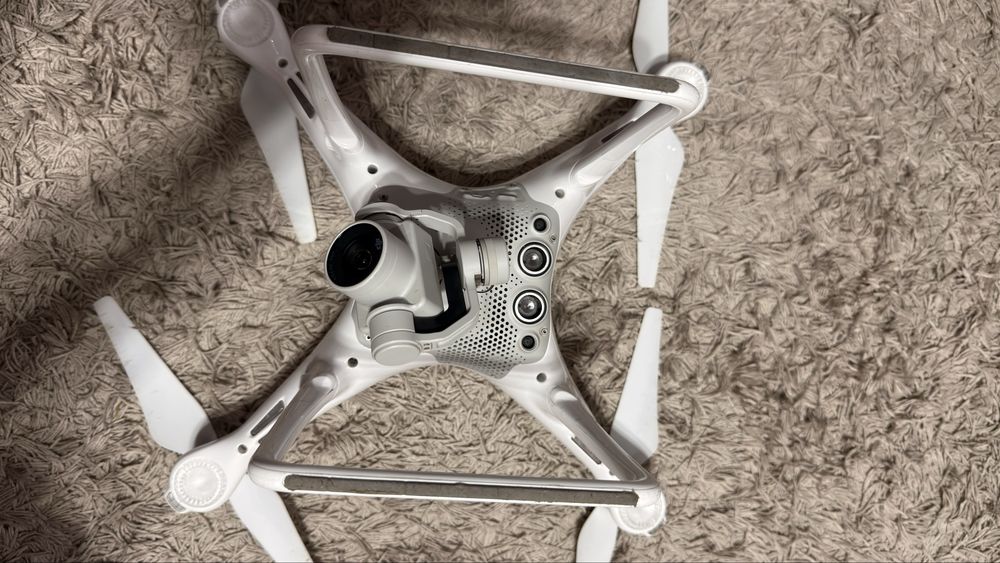 Drona DJI Phantom 4