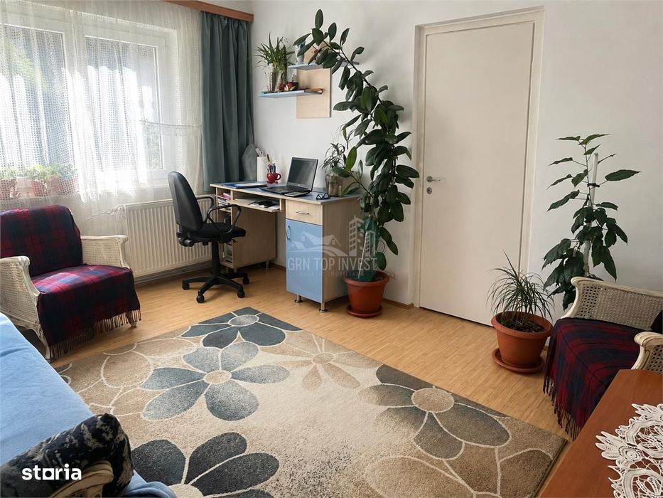 Apartament 2 camere etaj intermediar zona Vasile Aaron