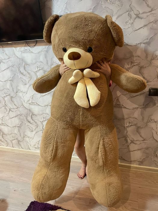 Большой плюшевый мишка