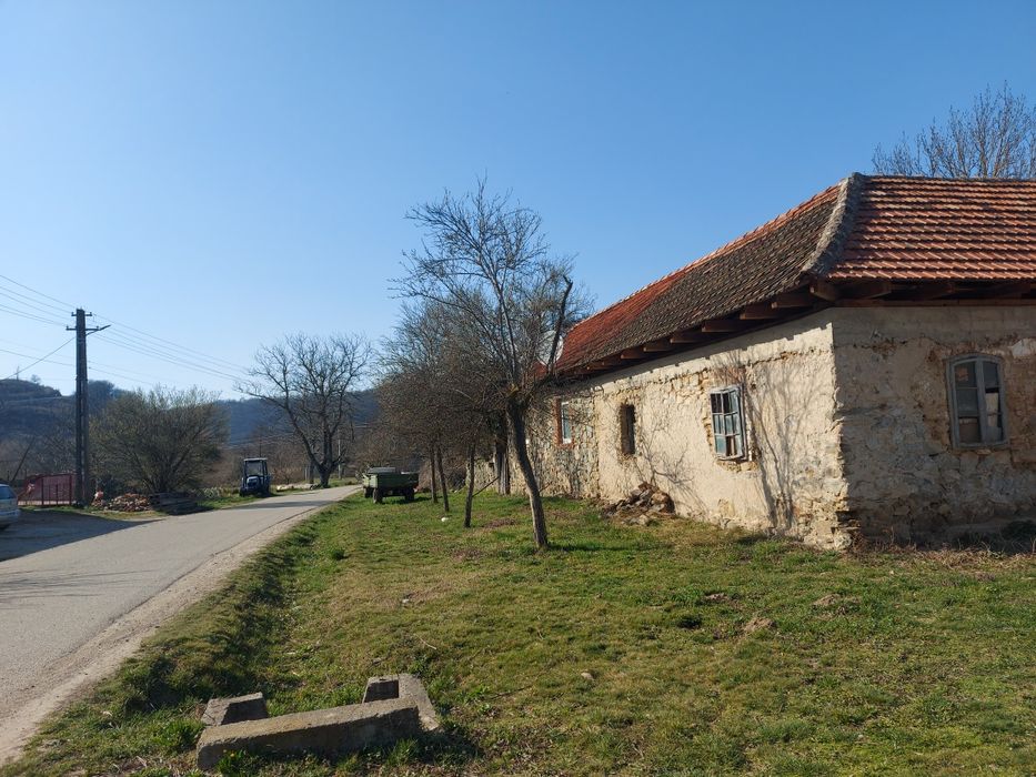Casa cu teren generos  de vanzare in Goruia