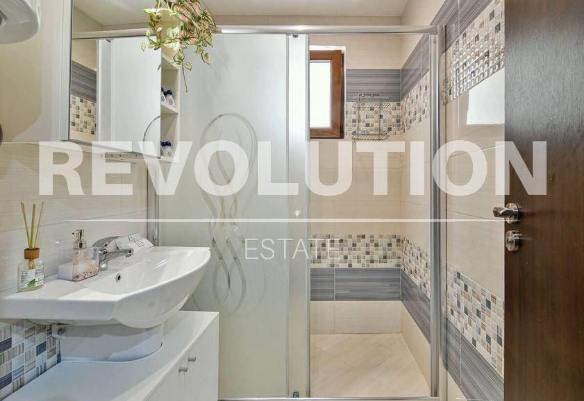 Дава се под наем Тристаен апартамент в Варна, Конфуто - 80 кв.м за 710 € - Снимка #4