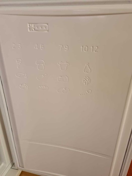 морозильник Indesit SFR 100