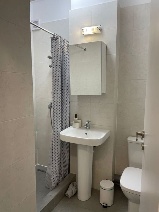 Apartament 3 camere de inchiriat