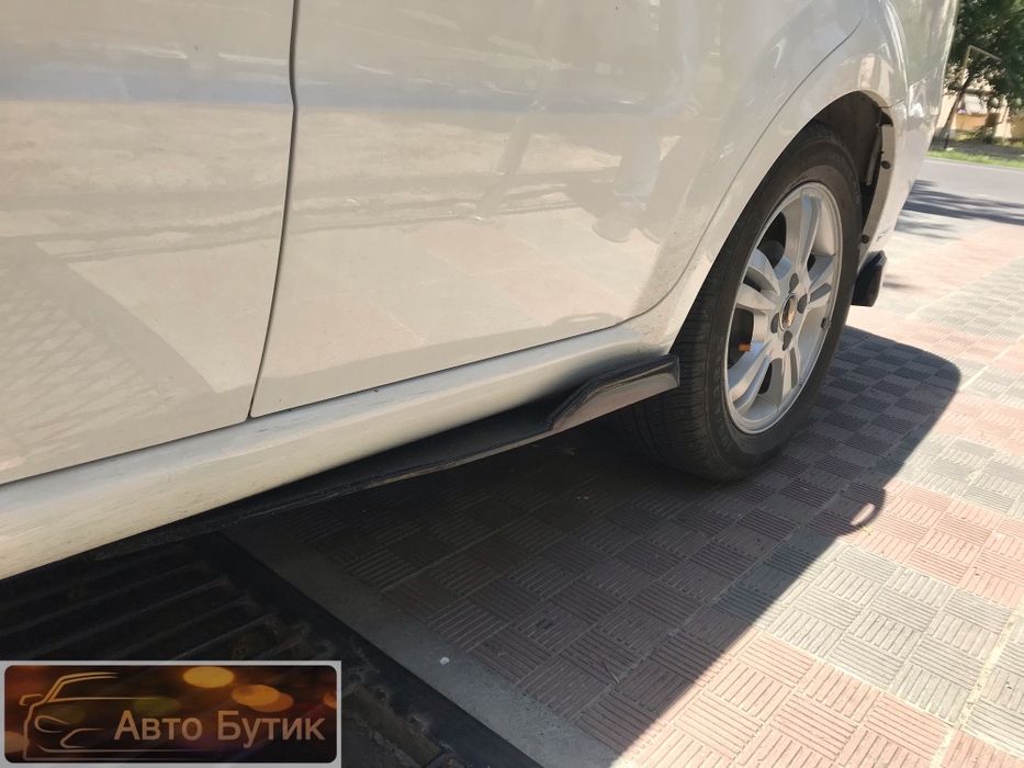 Универсальный Сплитер (обвес) на пороги