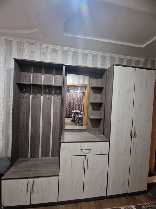 Продам шкаф для прихожей