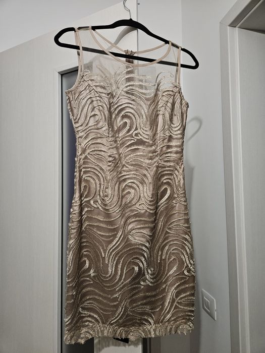 Rochie eleganta aurie