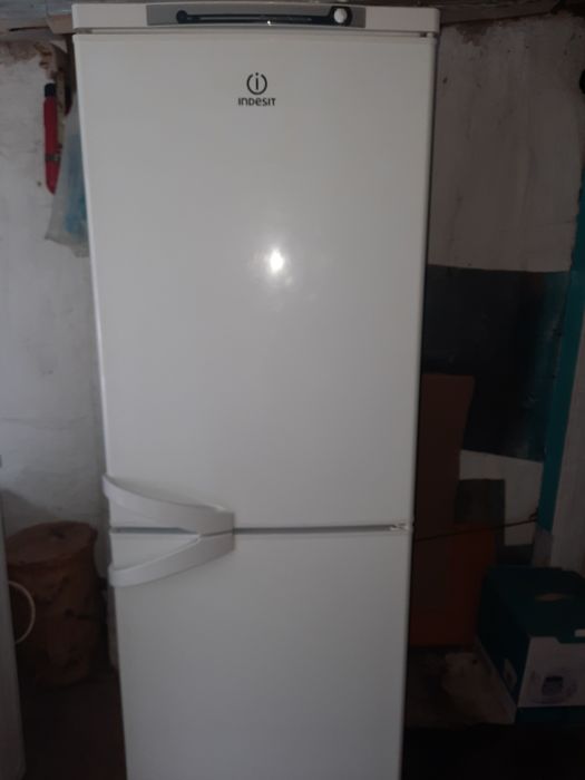 Продам холодильник