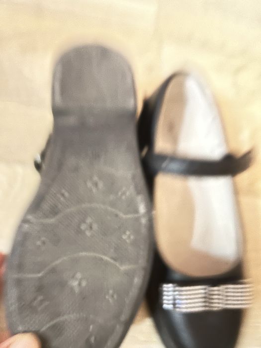 Продам туфли для девочки