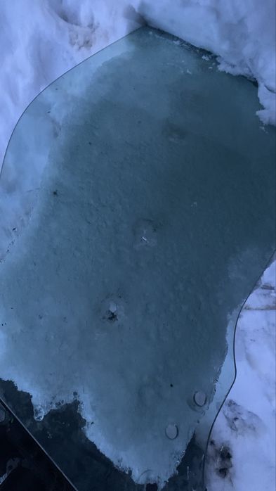 Стекла два передних форестер sf