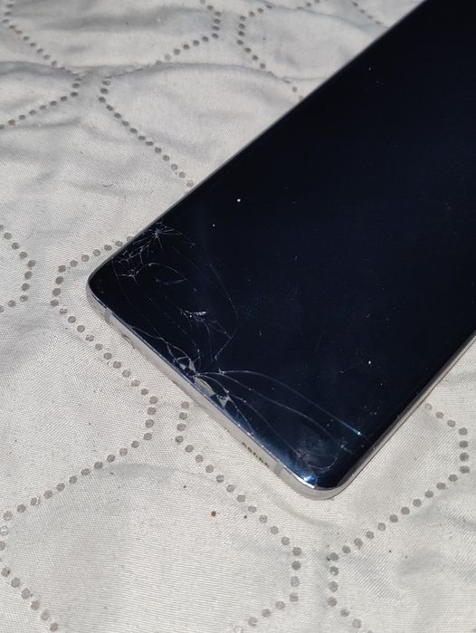 OnePlus 9 pro и samsung s10+