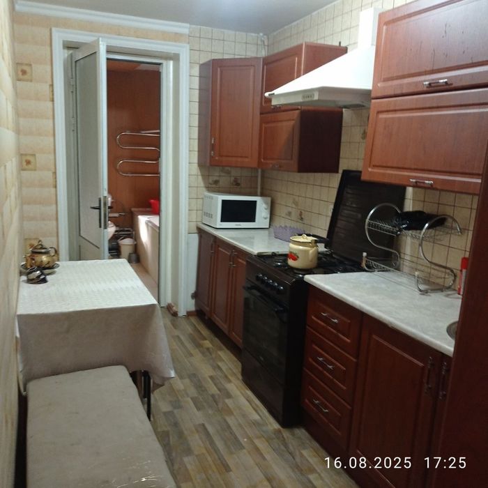 Сдаётся квартира на Чиланзаре 15квартале 1*2ком  семье девушкам 300