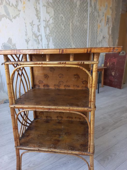 Продам этажерку.