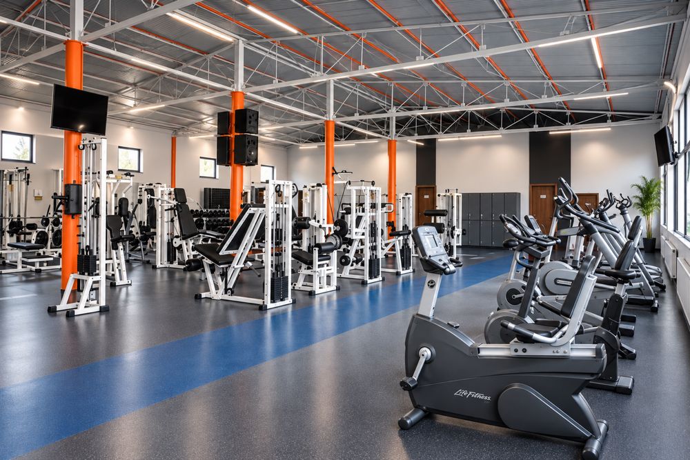 Aparate fitness profesionale - Technogym – sală completă, totul inclus