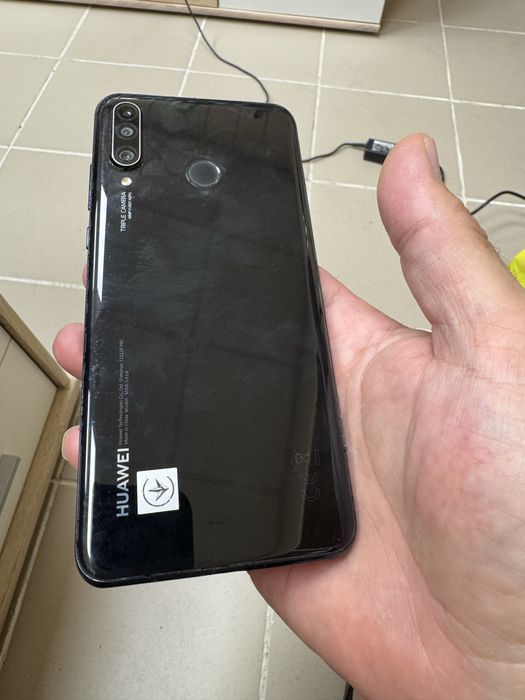 Huawei P30 Lite 4/128gb - отличен