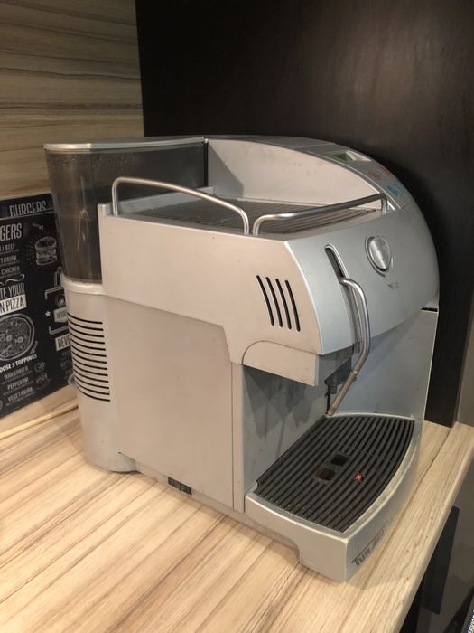 Автоматична кафе машина