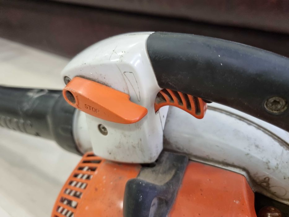 Машината за засмукване и издухване листосъбирач Stihl
