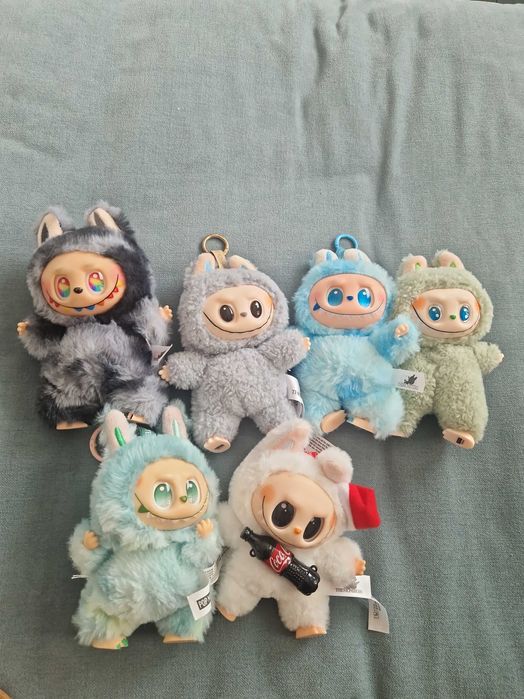 Лабубу с място за закачане