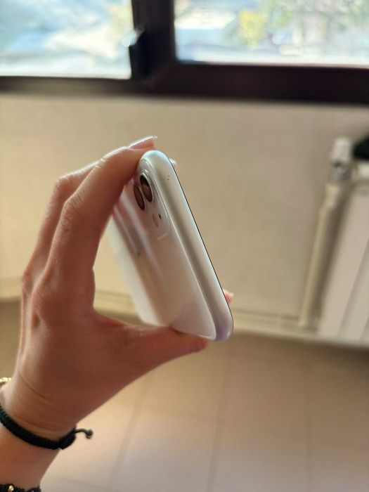 iPhone 11 White 64 GB