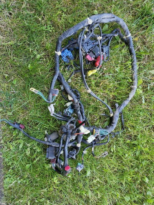 Dezmembrez Honda Forza 250