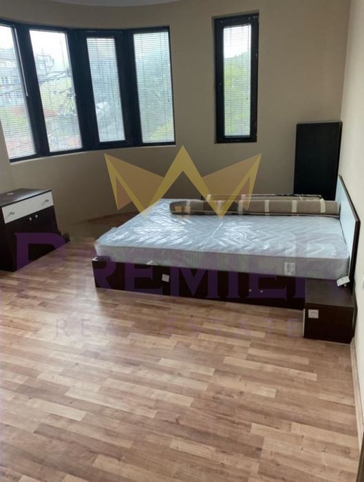 Дава се под наем Тристаен апартамент в Варна, Погреби - 80 кв.м за 433.5 € - Снимка #3