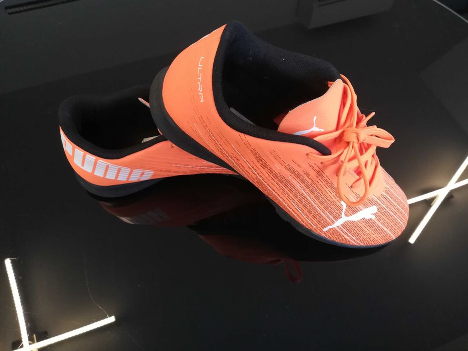 Футболни обувки PUMA Ultra за изкуствен терен – EU 38