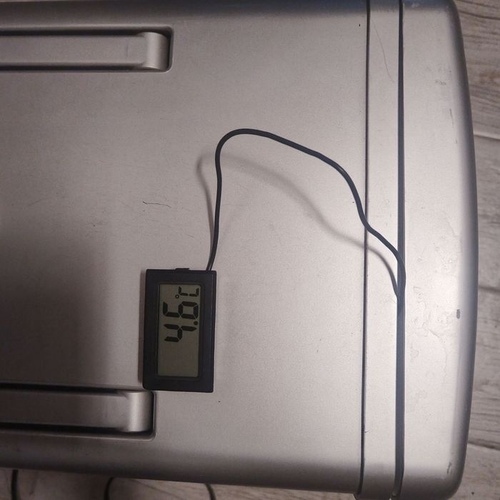 Мини хладилник на 12 и 220 волта