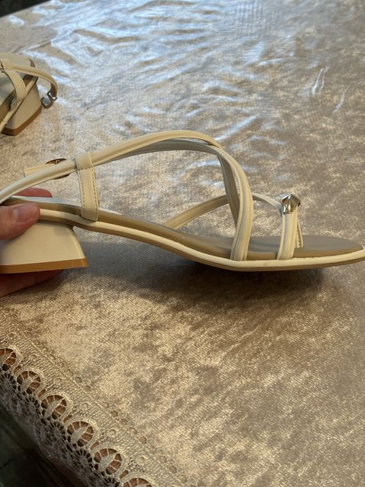 Продам обувь срочно