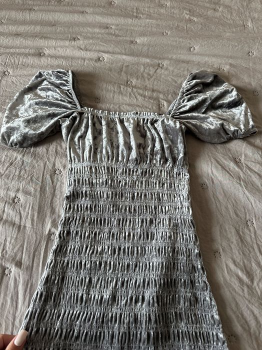 Нежна  Рокля кадифе H&M