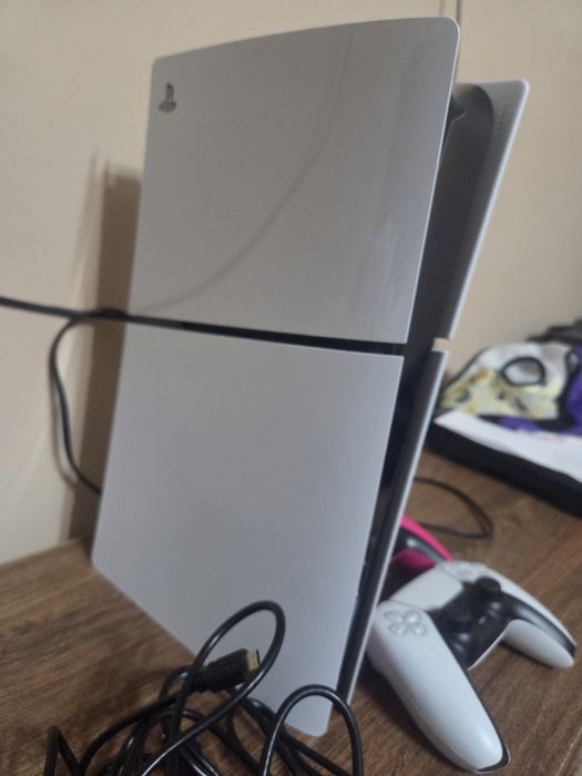 Конзола Playstation 5 с 2 години гаранция