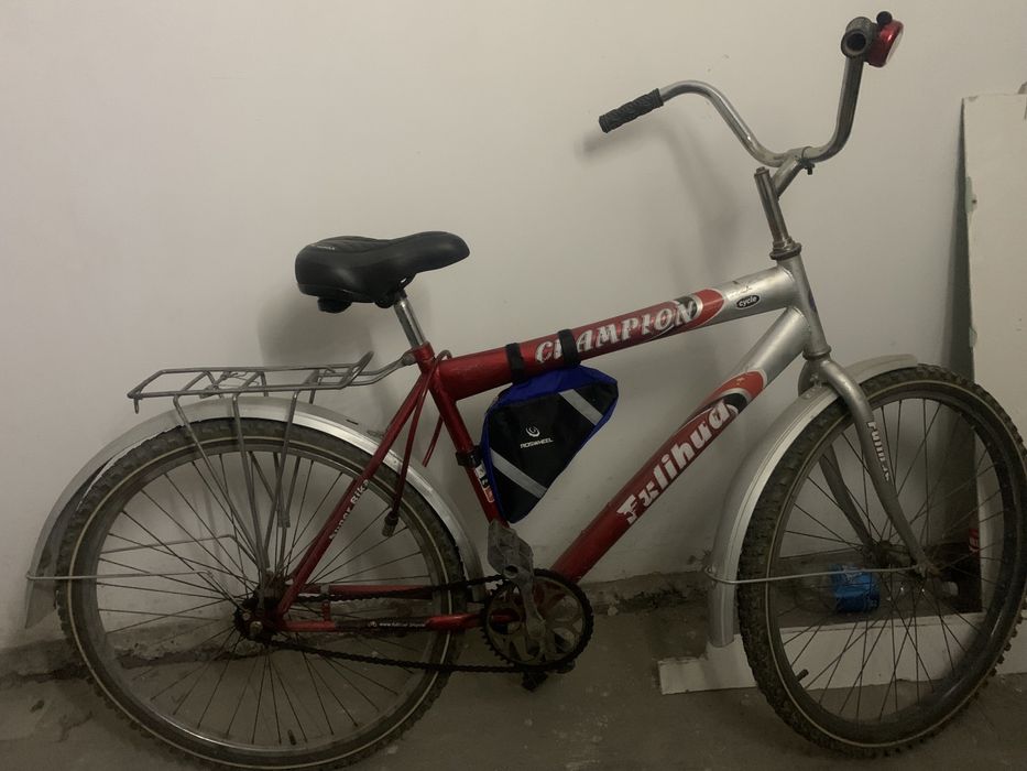 Велосипед с новыми внедорожными шинами