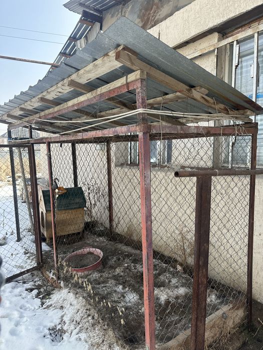 Вольер с двумя будуами