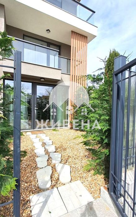 Дава се под наем Четиристаен апартамент в к.к. Св.Св. Константин и Елена - 170 кв.м за 1400 € - Снимка #4