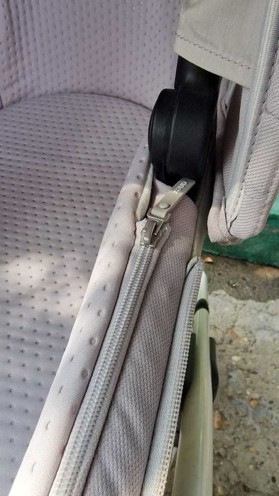 Продам детскую коляску 3в 1