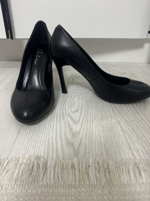 Продам кожаные туфли